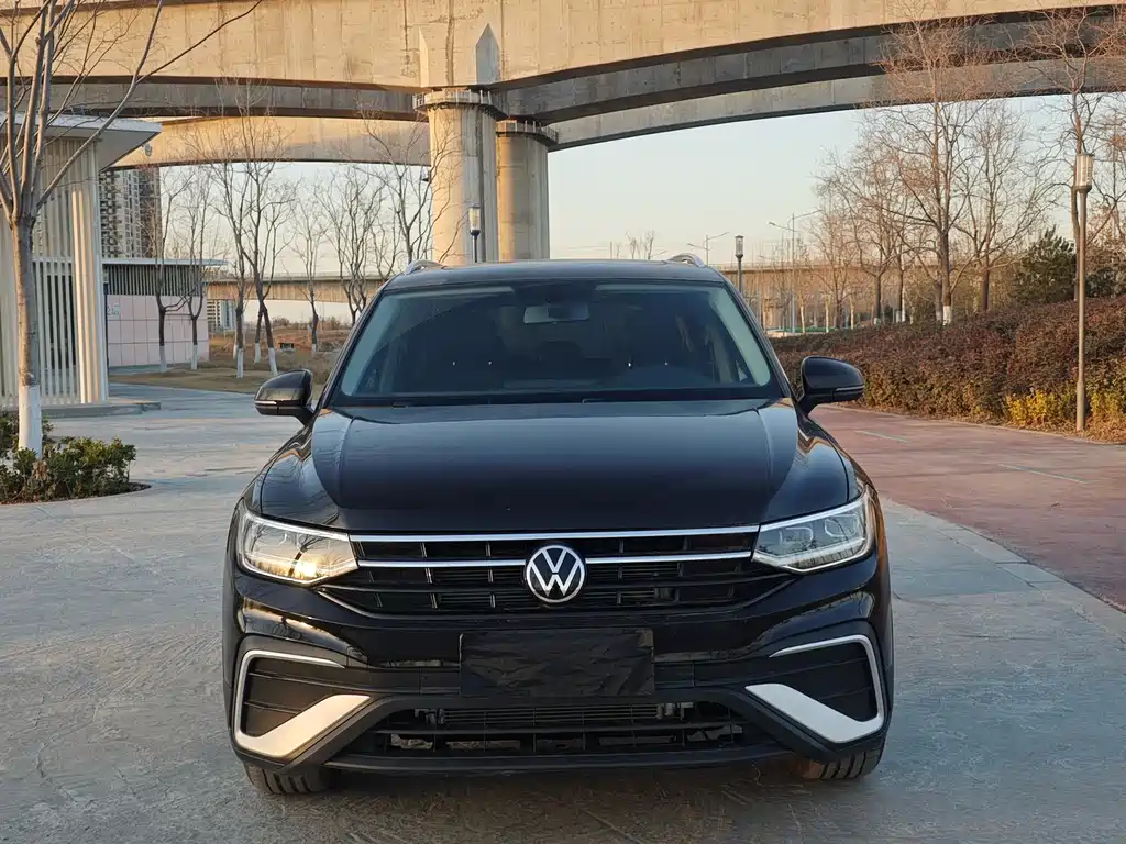 Volkswagen Tiguan L 2025 Outstanding 300TSI Auto 2WD Dragon Edition 2025 - thumbnail 2