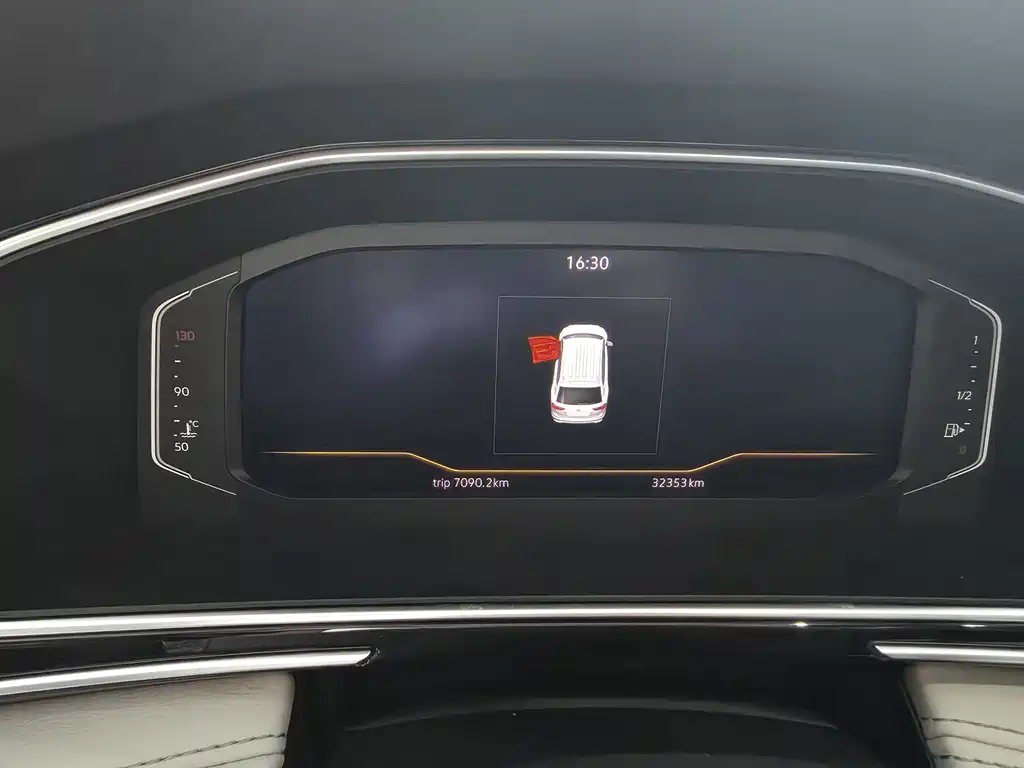 Volkswagen Tiguan L 2025 Outstanding 300TSI Auto 2WD Dragon Edition 2025 - thumbnail 4