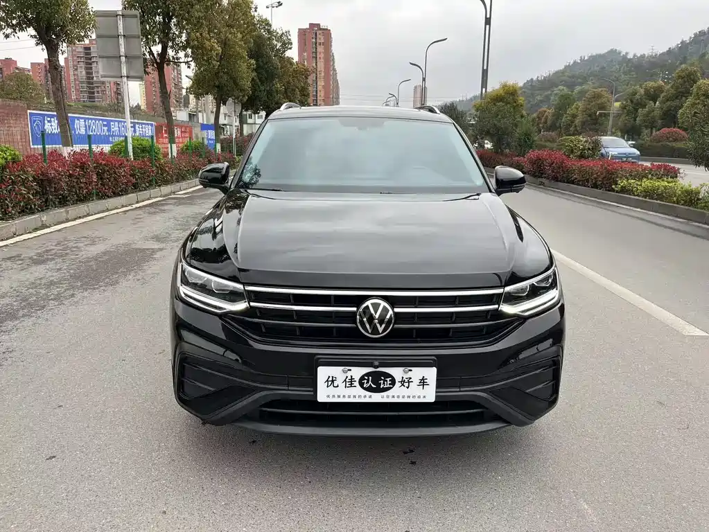 Volkswagen Tiguan L 2025 Outstanding 300TSI Auto RWD Dragon Edition 2025 - thumbnail 2