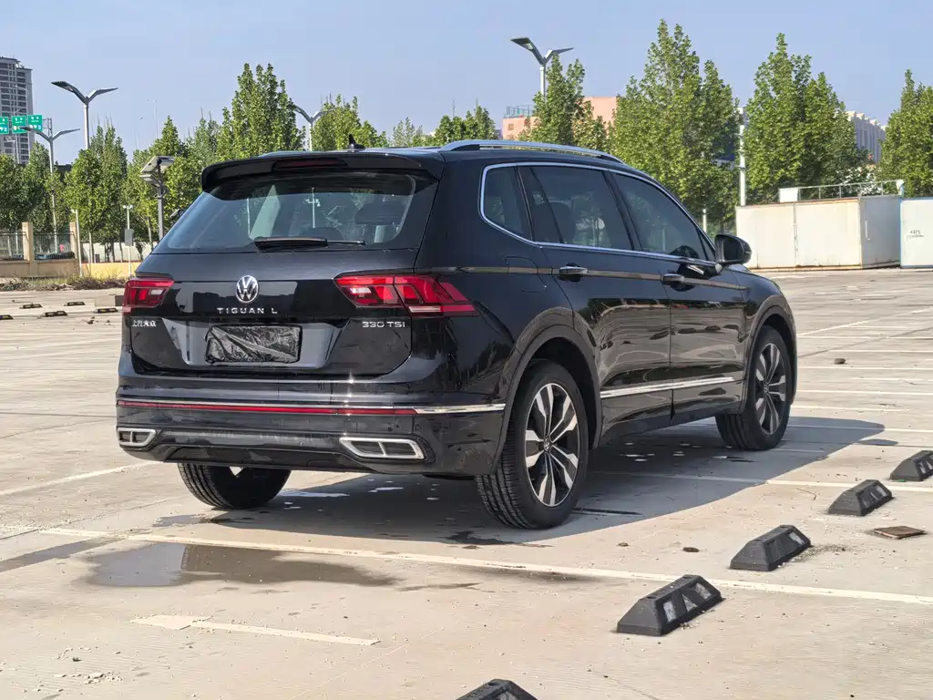 Volkswagen Tiguan L 2025 R-Line Dragon Edition 330TSI AWD 2025 - thumbnail 9