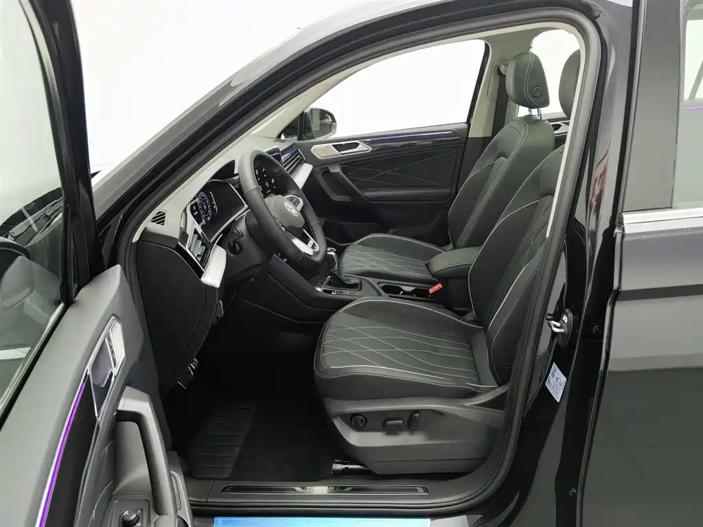 Volkswagen Tiguan L 2025 Outstanding 300TSI Auto 2WD Dragon Edition 2025 - thumbnail 10