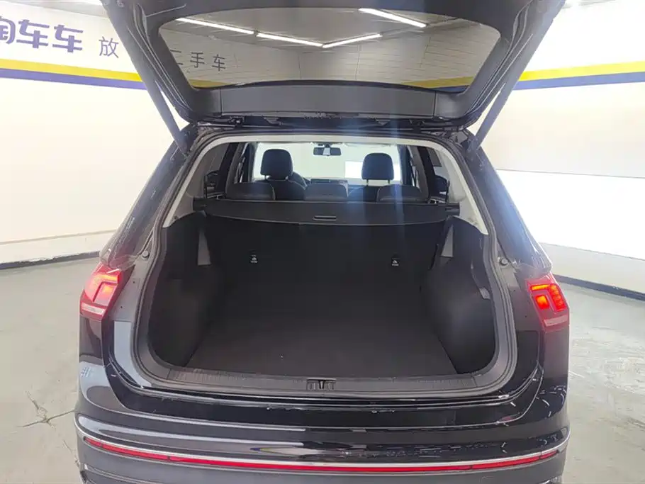 Volkswagen Tiguan L 2025 Outstanding 300TSI Auto 2WD Dragon Edition 2025 - thumbnail 3