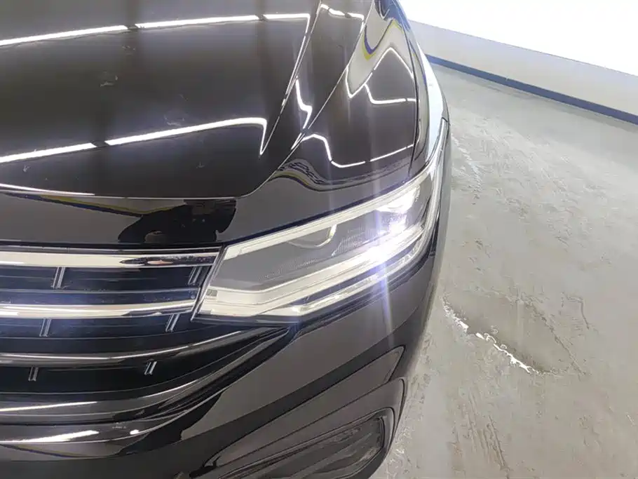 Volkswagen Tiguan L 2025 Outstanding 300TSI Auto 2WD Dragon Edition 2025 - thumbnail 4