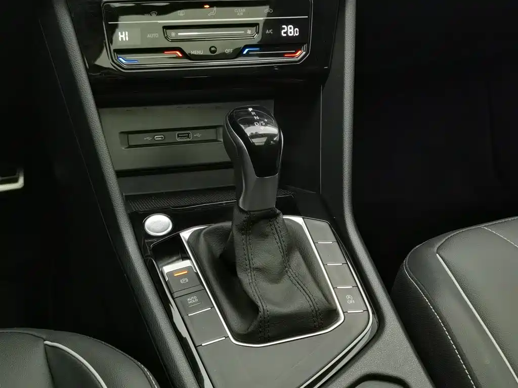 Volkswagen Tiguan L 2025 Outstanding 300TSI Auto 2WD Dragon Edition 2025 - thumbnail 13