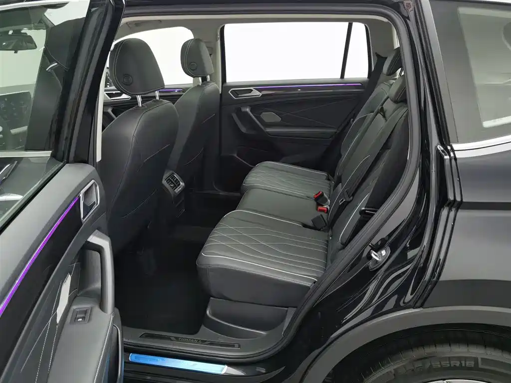 Volkswagen Tiguan L 2025 Outstanding 300TSI Auto 2WD Dragon Edition 2025 - thumbnail 15
