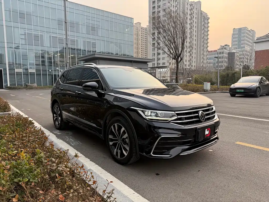 Volkswagen Tiguan L 2025 Outstanding Edition 330TSI Auto FWD R-Line Dragon Edition 2025 - thumbnail 3