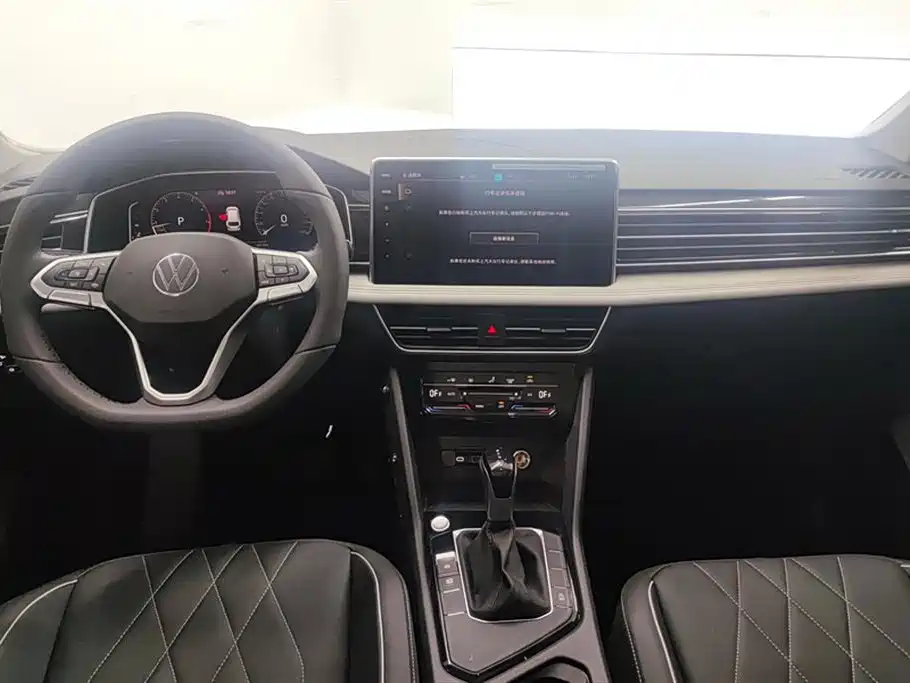Volkswagen Tiguan L 2025 Outstanding 300TSI Auto 2WD Dragon Edition 2025 - thumbnail 11