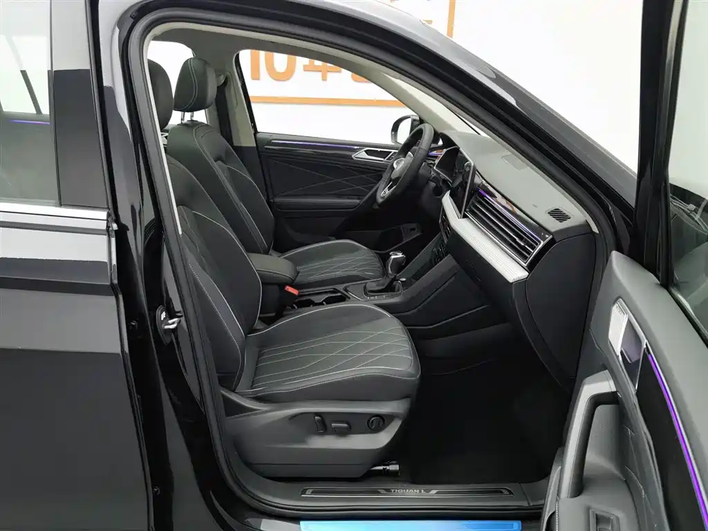 Volkswagen Tiguan L 2025 Outstanding 300TSI Auto 2WD Dragon Edition 2025 - thumbnail 23
