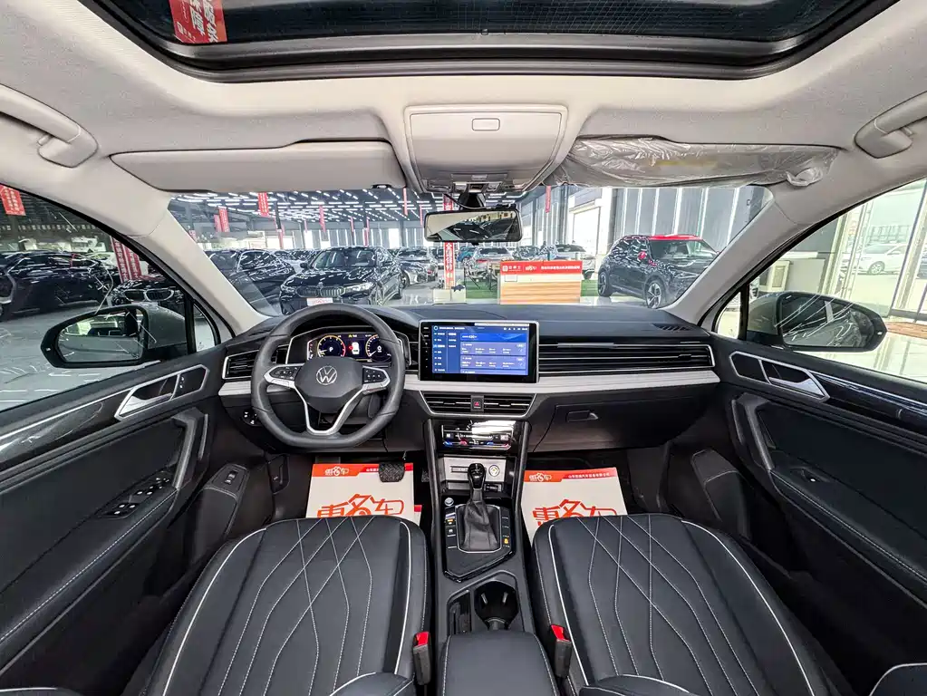 Volkswagen Tiguan L 2025 Outstanding 300TSI Auto 2WD Dragon Edition 2025 - thumbnail 8