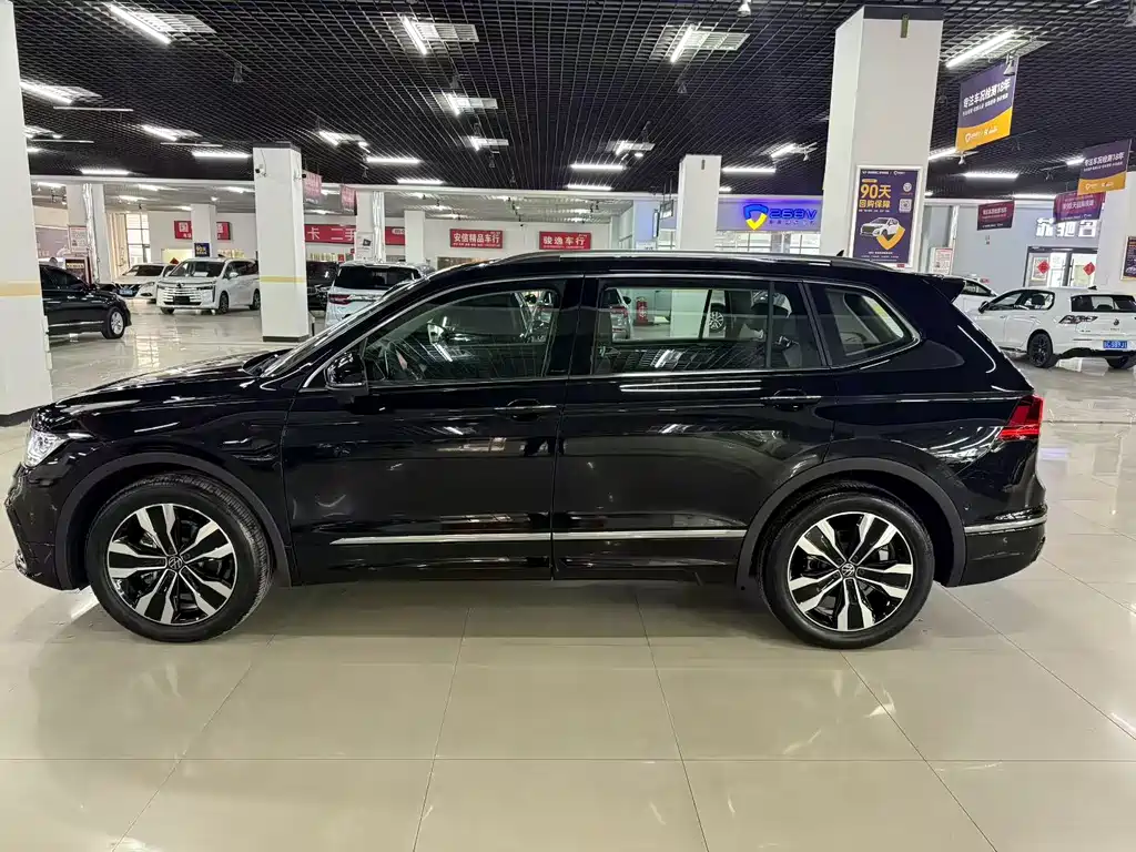 Volkswagen Tiguan L 2025 Outstanding 330TSI Auto RWD R-Line Dragon Edition 2025 - thumbnail 7