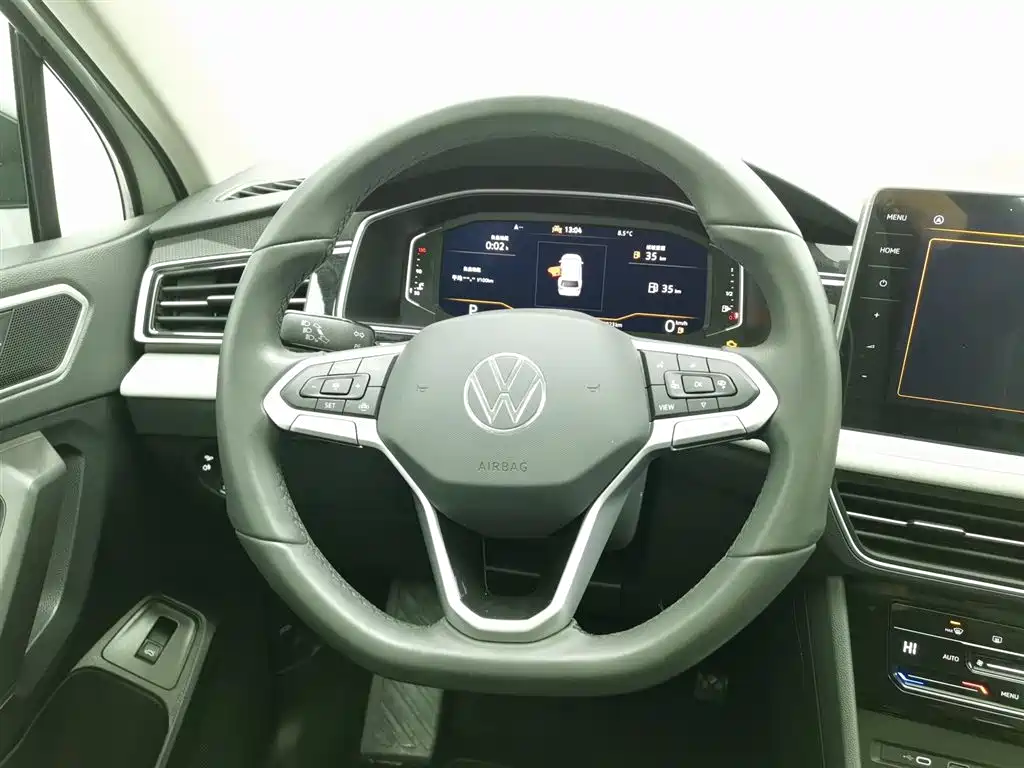 Volkswagen Tiguan L 2025 Outstanding 300TSI Auto 2WD Dragon Edition 2025 - thumbnail 11