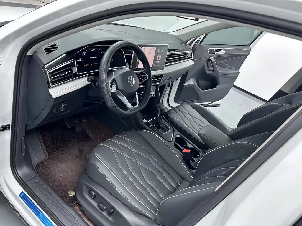 Volkswagen Tiguan L 2023 Facelift 330TSI Auto FWD Comfort Edition 2024 - thumbnail 5