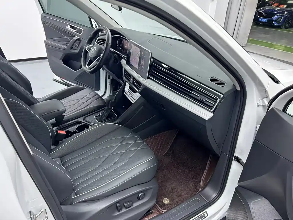 Volkswagen Tiguan L 2023 Facelift 330TSI Auto FWD Comfort Edition 2024 - thumbnail 9