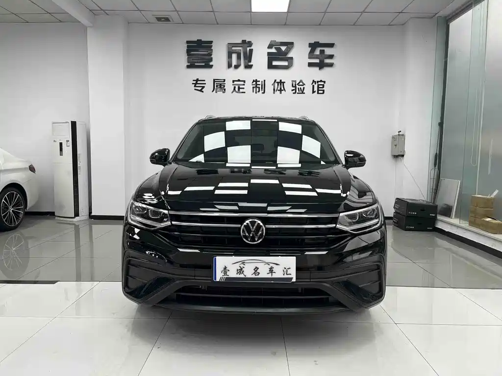 Volkswagen Tiguan L 2025 Outstanding 300TSI Auto RWD Dragon Version 2025 - thumbnail 2
