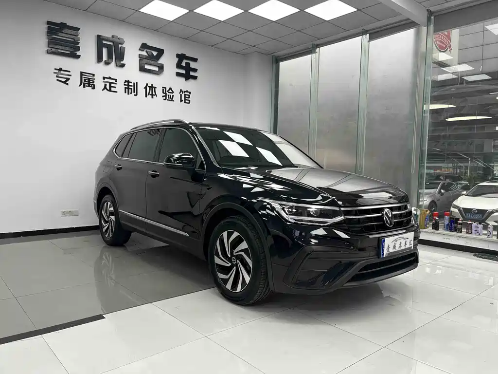 Volkswagen Tiguan L 2025 Outstanding 300TSI Auto RWD Dragon Version 2025 - thumbnail 3
