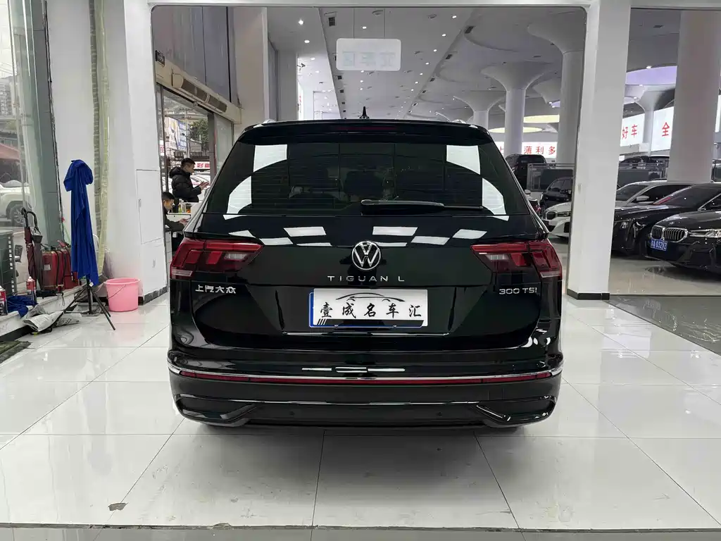 Volkswagen Tiguan L 2025 Outstanding 300TSI Auto RWD Dragon Version 2025 - thumbnail 8