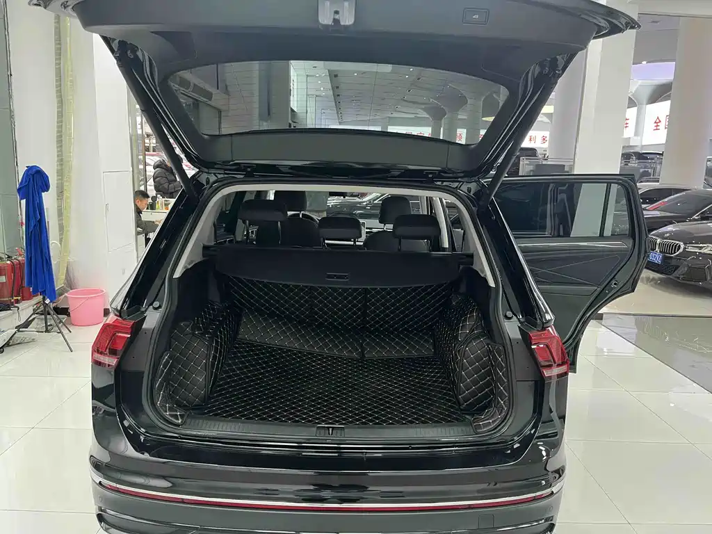 Volkswagen Tiguan L 2025 Outstanding 300TSI Auto RWD Dragon Version 2025 - thumbnail 21