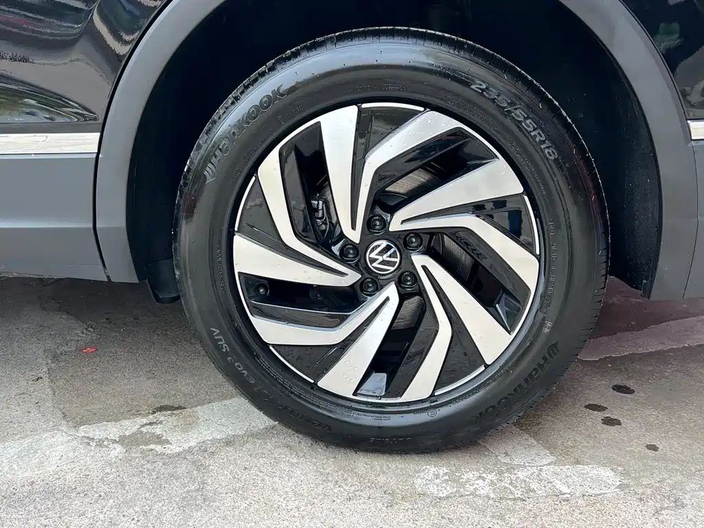 Volkswagen Tiguan L 2025 Outstanding 300TSI Auto FWD Dragon Edition 2025 - thumbnail 16