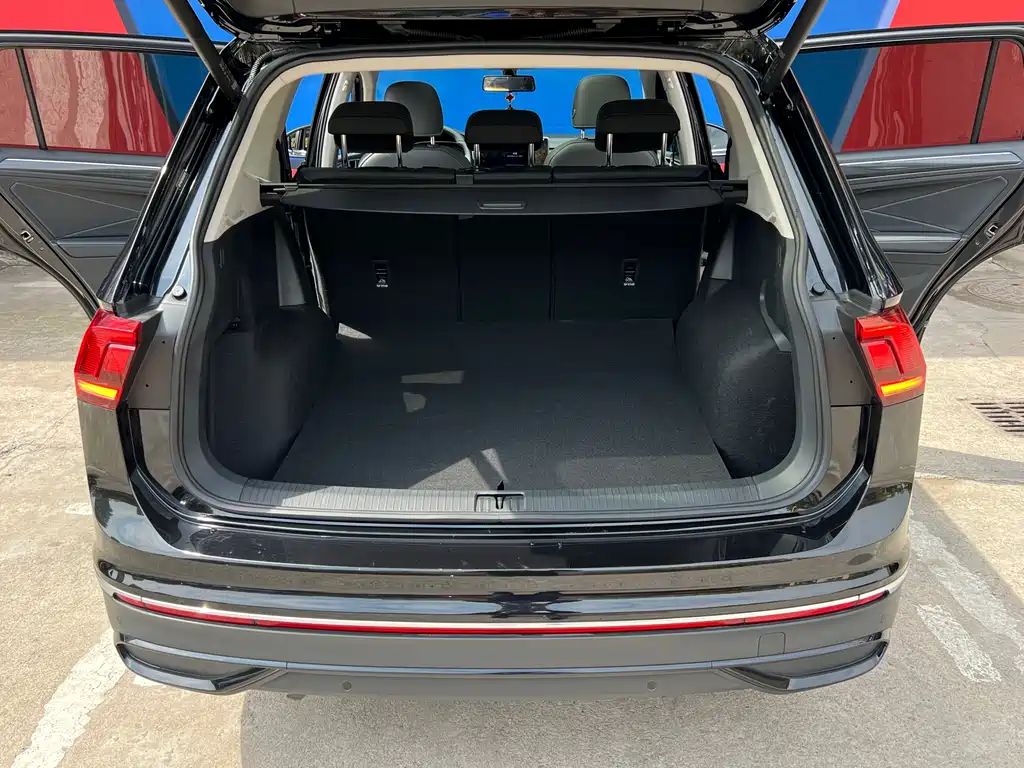 Volkswagen Tiguan L 2025 Outstanding 300TSI Auto FWD Dragon Edition 2025 - thumbnail 24