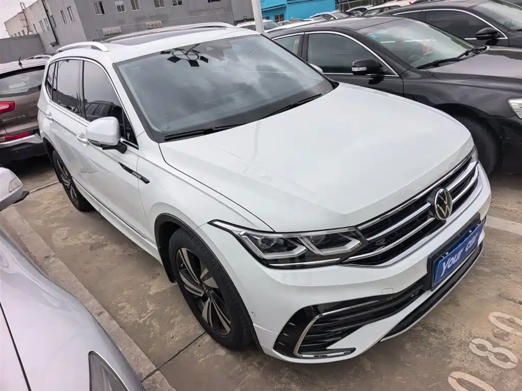 Volkswagen Tiguan L 2023 Facelift 380TSI AWD R-Line Flagship 7-Seater 2023 - thumbnail 3