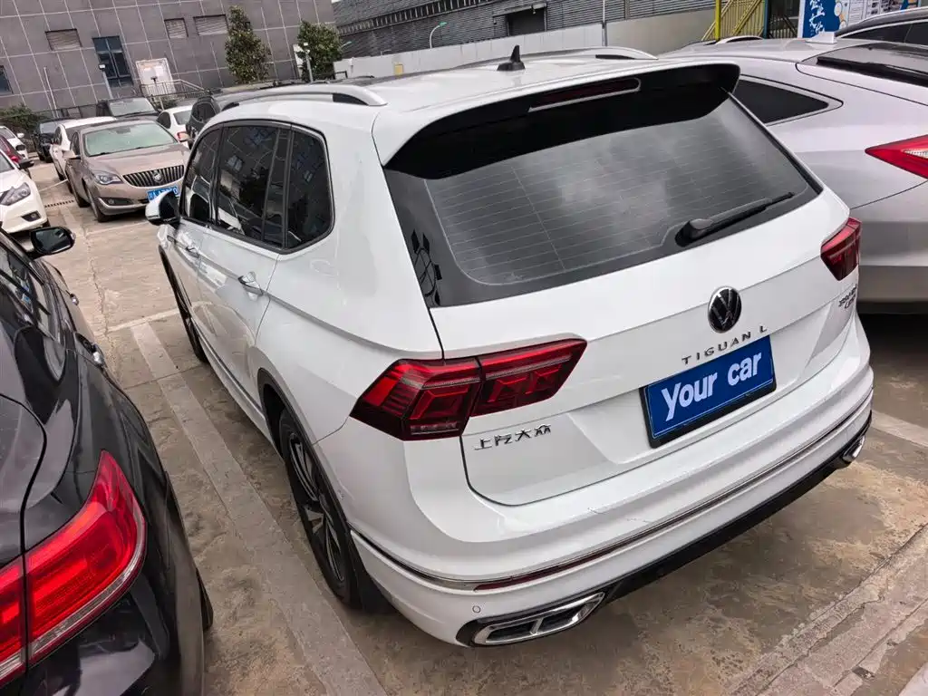 Volkswagen Tiguan L 2023 Facelift 380TSI AWD R-Line Flagship 7-Seater 2023 - thumbnail 4