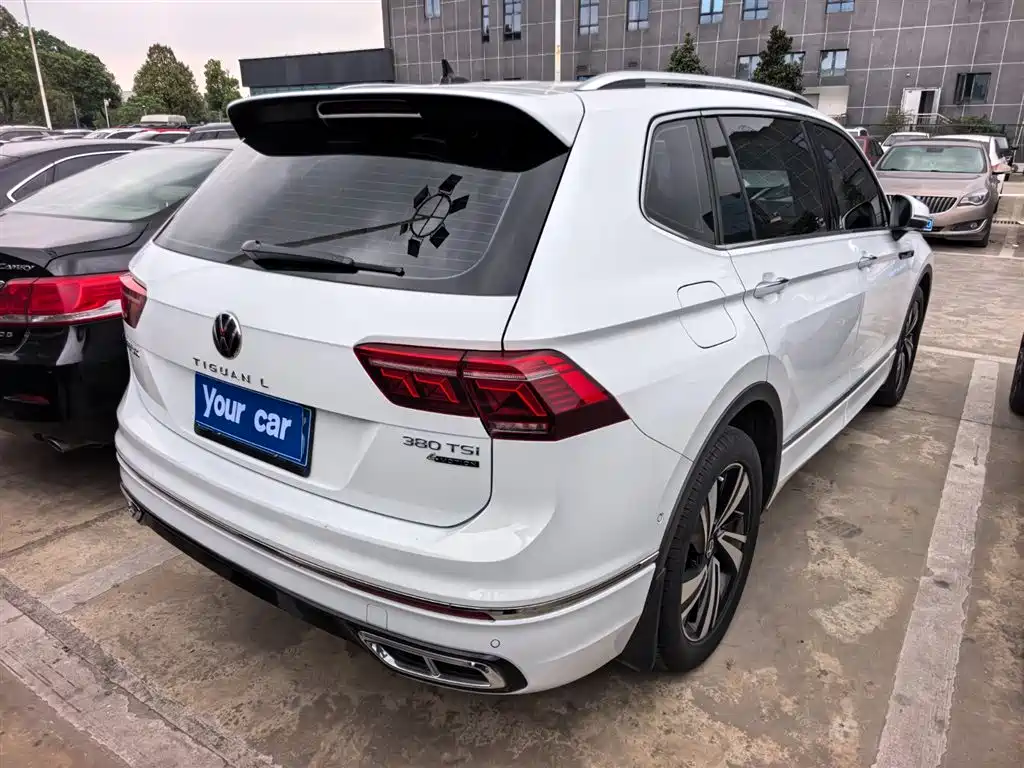 Volkswagen Tiguan L 2023 Facelift 380TSI AWD R-Line Flagship 7-Seater 2023 - thumbnail 6