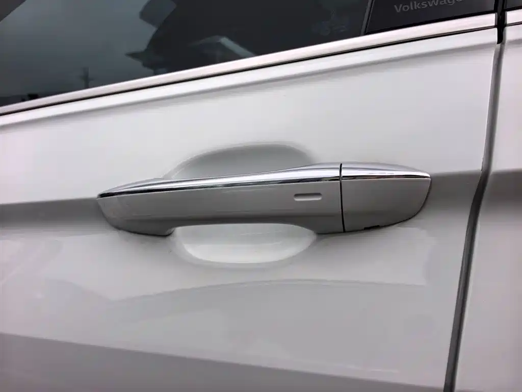 Volkswagen Tiguan L 2023 Facelift 380TSI AWD R-Line Flagship 7-Seater 2023 - thumbnail 7