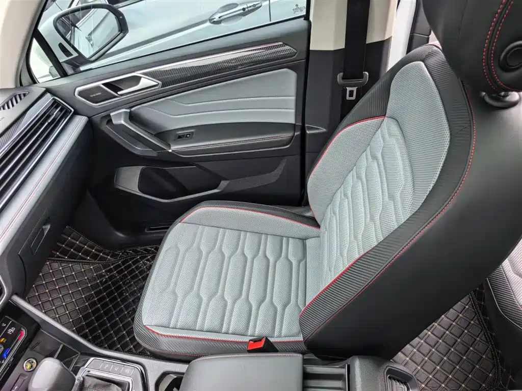 Volkswagen Tiguan L 2023 Facelift 380TSI AWD R-Line Flagship 7-Seater 2023 - thumbnail 12