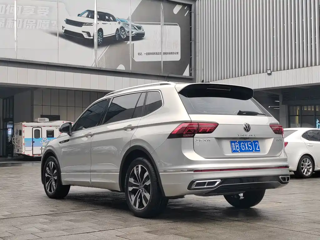 Volkswagen Tiguan L 2023 330TSI R-Line Comfort Edition AWD 2023 - thumbnail 15