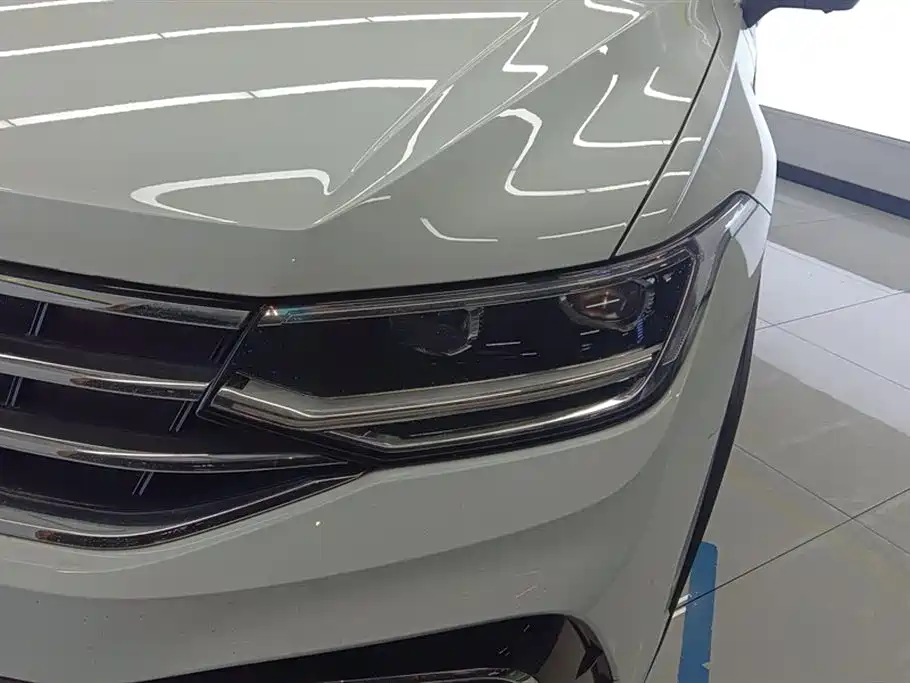 Volkswagen Tiguan L 2023 Facelift 330TSI Auto FWD R-Line Premium Edition 2023 - thumbnail 5