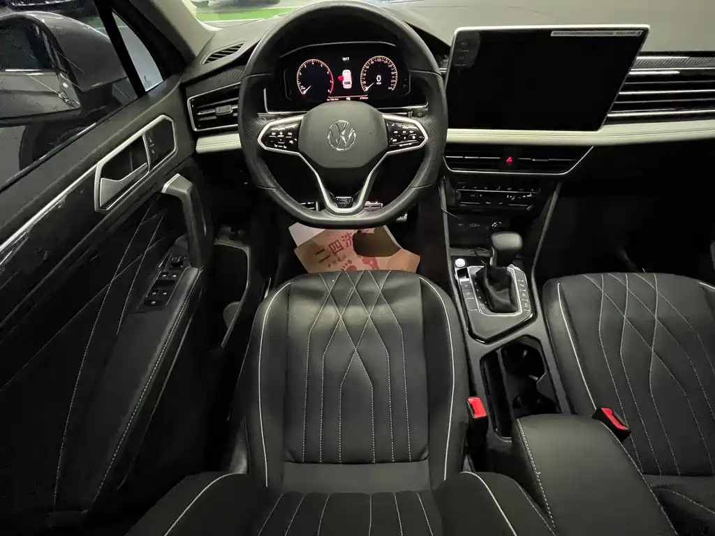 Volkswagen Tiguan L 2023 330TSI R-Line Comfort Edition AWD 2022 - thumbnail 9
