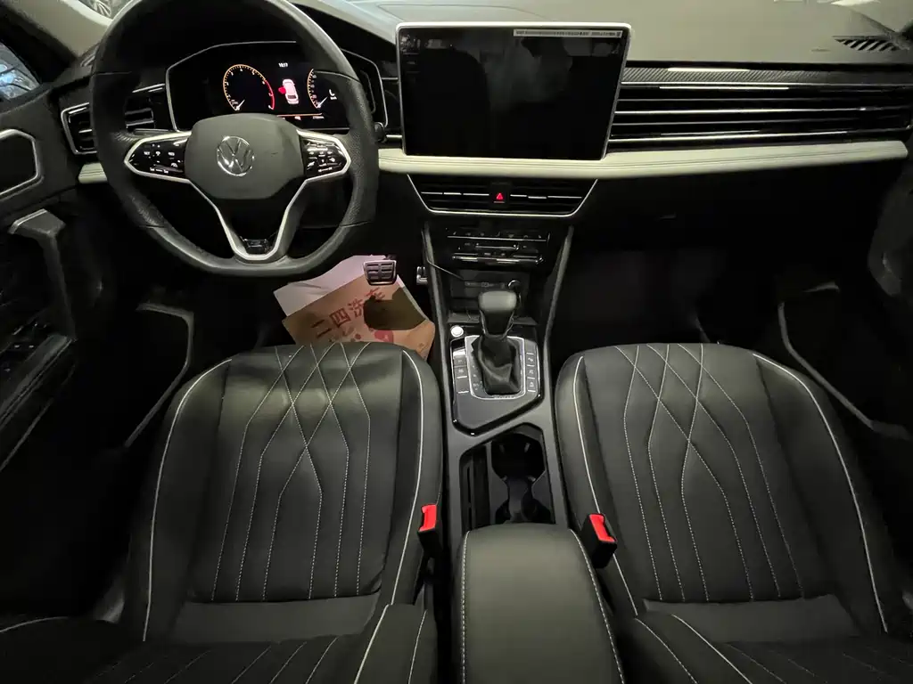 Volkswagen Tiguan L 2023 330TSI R-Line Comfort Edition AWD 2022 - thumbnail 10