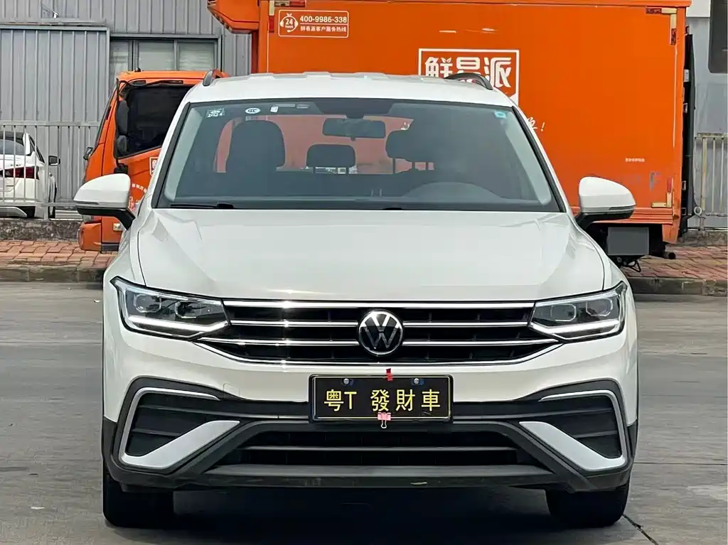 Volkswagen Tiguan L 2022 330TSI Automatic FWD Comfort Edition 2022 - thumbnail 2
