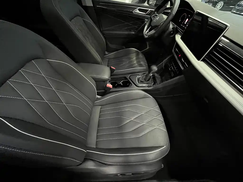 Volkswagen Tiguan L 2023 330TSI R-Line Comfort Edition AWD 2022 - thumbnail 12