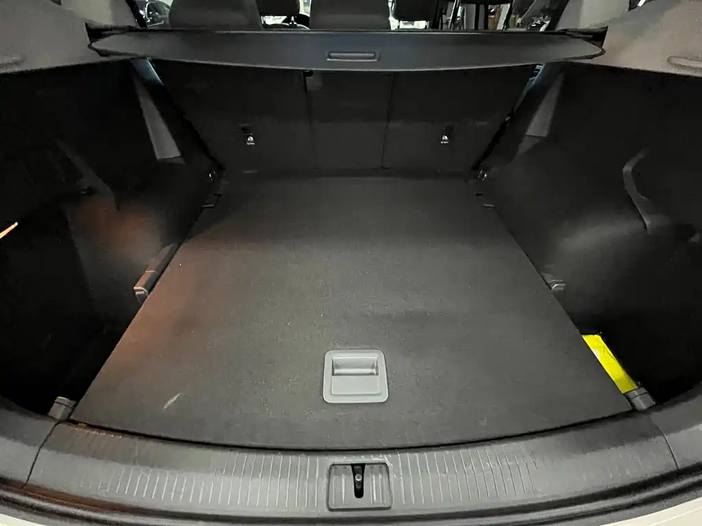 Volkswagen Tiguan L 2023 330TSI R-Line Comfort Edition AWD 2022 - thumbnail 14