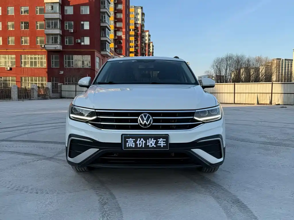 Volkswagen Tiguan L 2022 330TSI Automatic FWD Comfort Edition 2022 - thumbnail 2