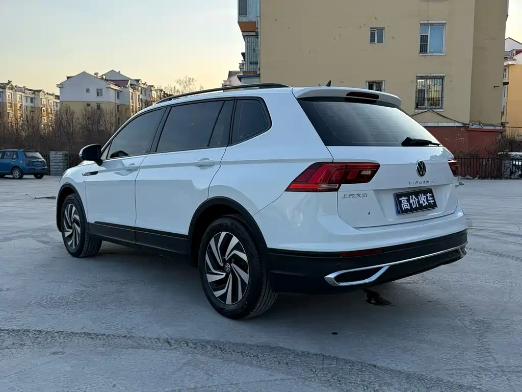 Volkswagen Tiguan L 2022 330TSI Automatic FWD Comfort Edition 2022 - thumbnail 5
