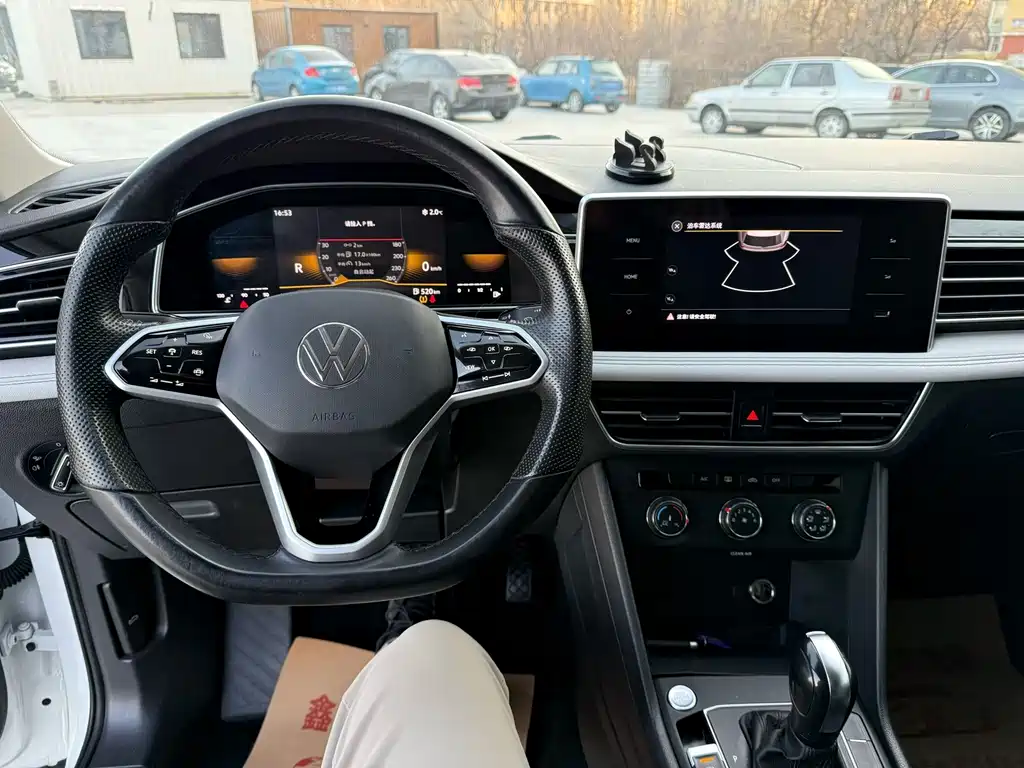 Volkswagen Tiguan L 2022 330TSI Automatic FWD Comfort Edition 2022 - thumbnail 6