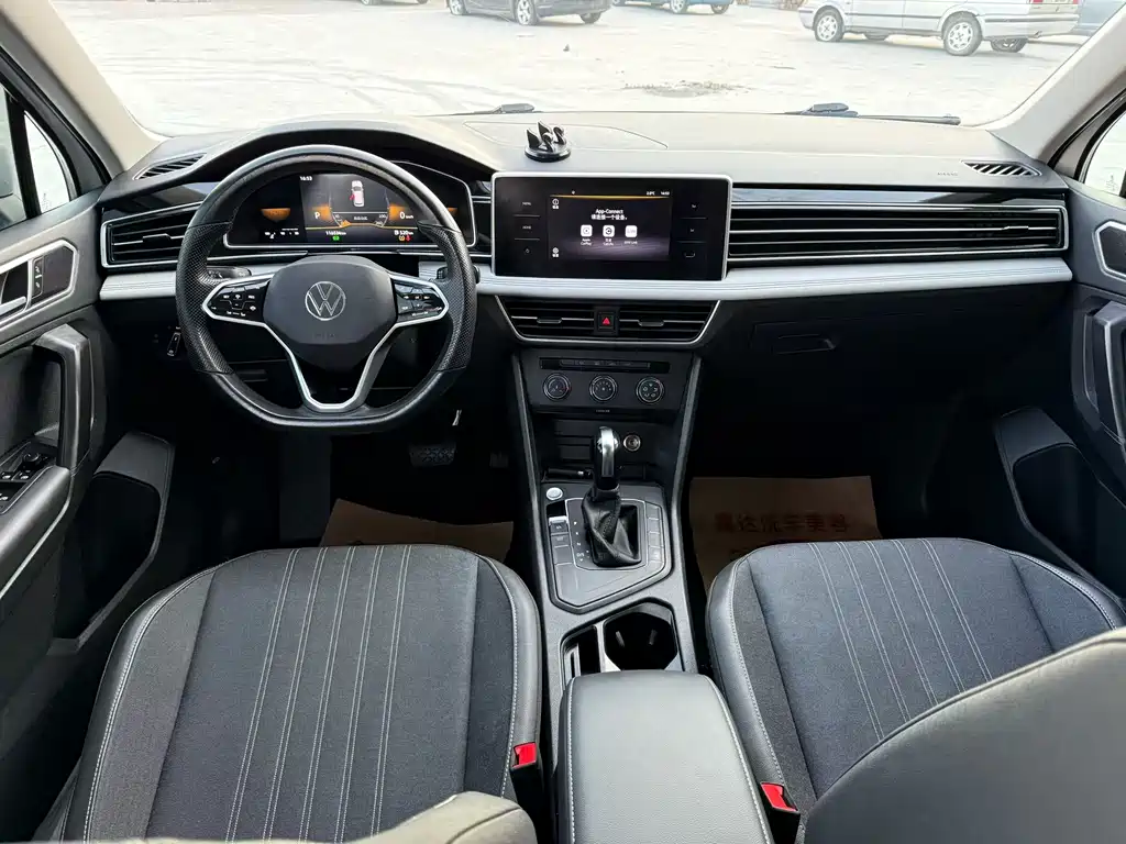 Volkswagen Tiguan L 2022 330TSI Automatic FWD Comfort Edition 2022 - thumbnail 8