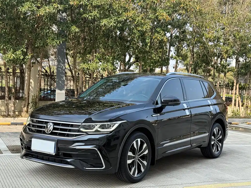 Volkswagen Tiguan L 2022 330TSI Automatic FWD R-Line Flagship Edition 2021 - thumbnail 2