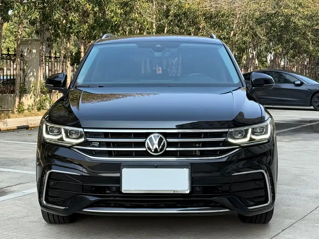 Volkswagen Tiguan L 2022 330TSI Automatic FWD R-Line Flagship Edition 2021 - thumbnail 3