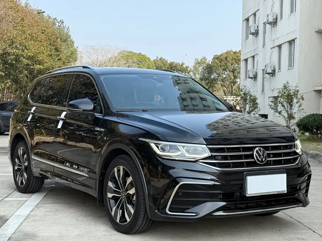 Volkswagen Tiguan L 2022 330TSI Automatic FWD R-Line Flagship Edition 2021 - thumbnail 4