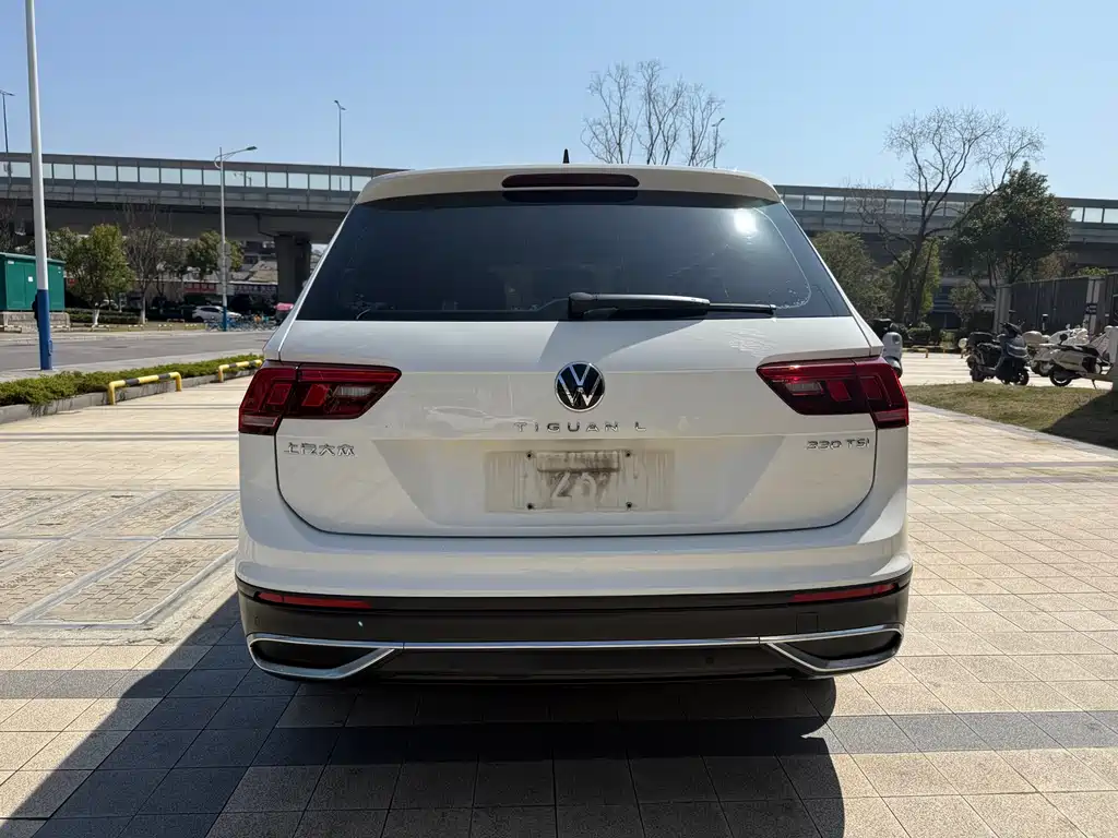 Volkswagen Tiguan L 2022 330TSI Automatic FWD Comfort Edition 2022 - thumbnail 14
