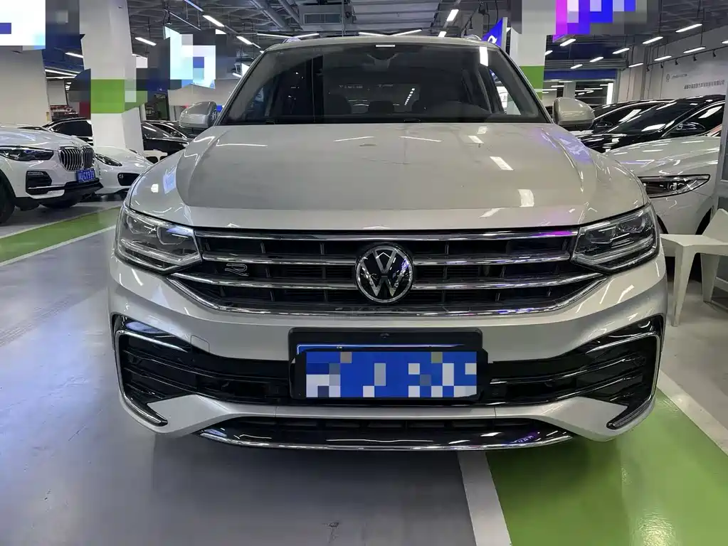 Volkswagen Tiguan L 2022 380TSI AWD R-Line Premium 7-seater 2022 - thumbnail 2