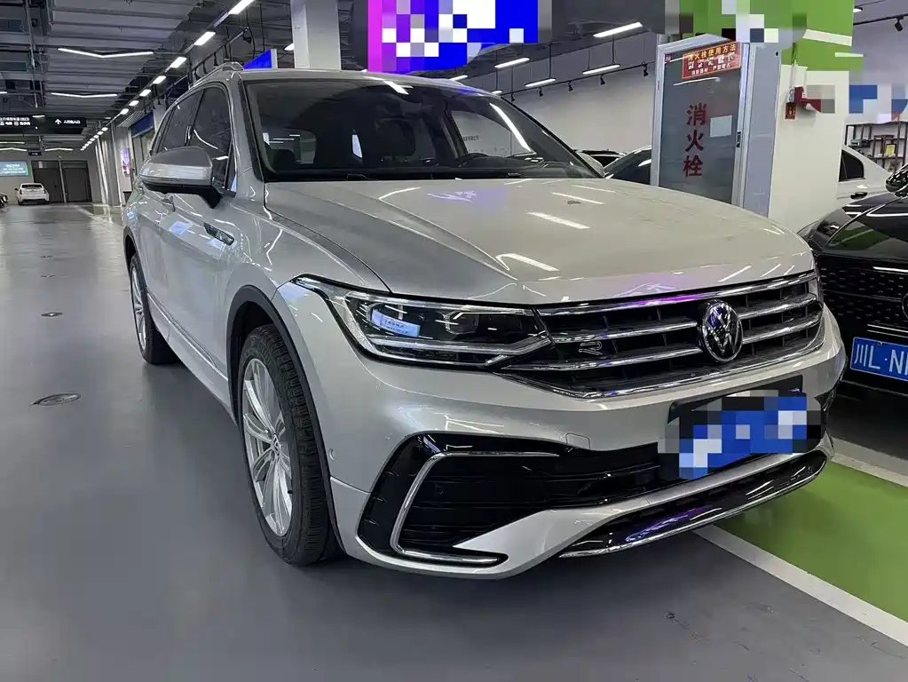 Volkswagen Tiguan L 2022 380TSI AWD R-Line Premium 7-seater 2022 - thumbnail 3