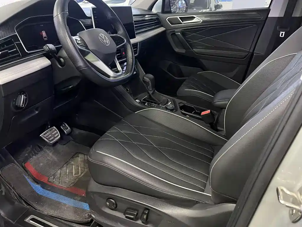 Volkswagen Tiguan L 2022 380TSI AWD R-Line Premium 7-seater 2022 - thumbnail 4