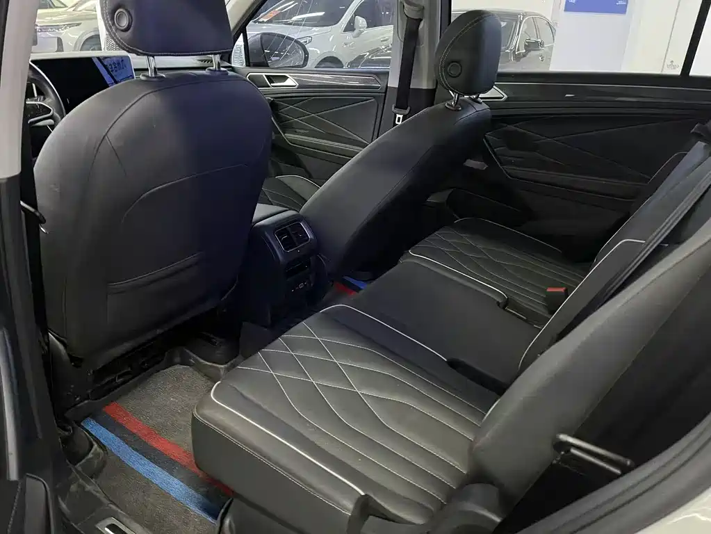Volkswagen Tiguan L 2022 380TSI AWD R-Line Premium 7-seater 2022 - thumbnail 7
