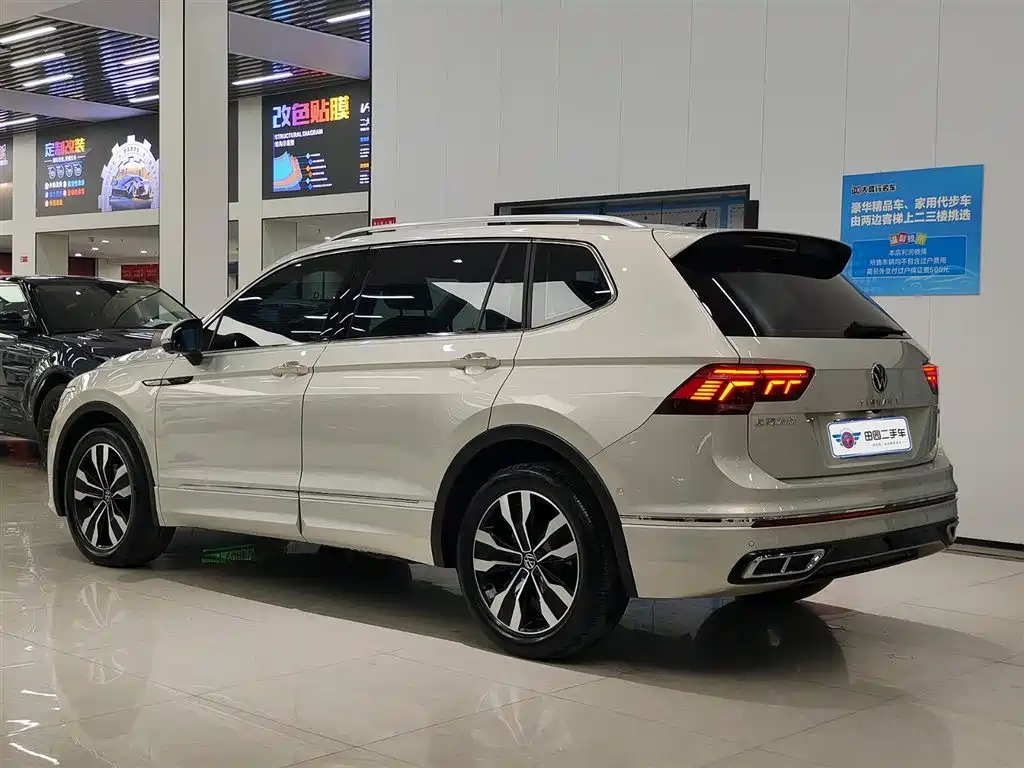 Volkswagen Tiguan L 2022 330TSI Auto FWD R-Line Premium Edition 2021 - thumbnail 4