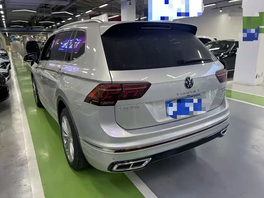 Volkswagen Tiguan L 2022 380TSI AWD R-Line Premium 7-seater 2022 - thumbnail 9