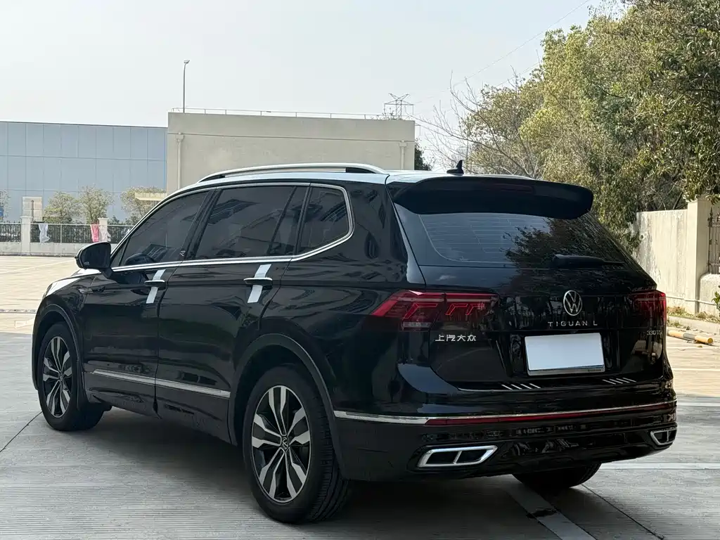 Volkswagen Tiguan L 2022 330TSI Automatic FWD R-Line Flagship Edition 2021 - thumbnail 14